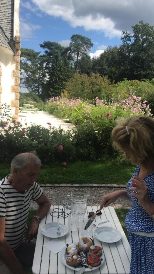 Crown Roads Bed & Breakfast Le Faouet  Bagian luar foto