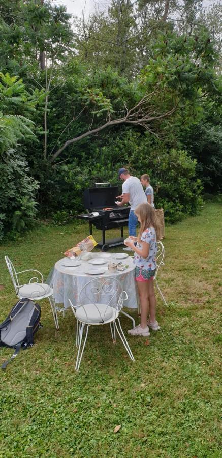 Crown Roads Bed & Breakfast Le Faouet  Bagian luar foto