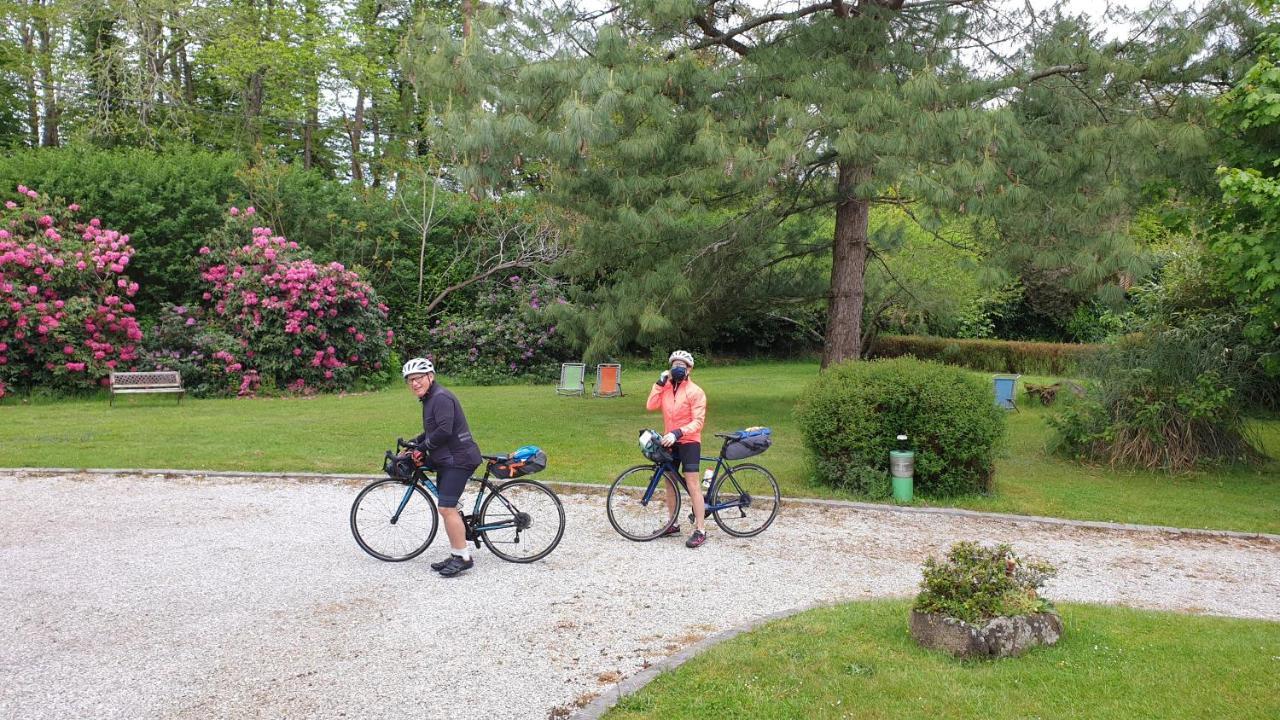 Crown Roads Bed & Breakfast Le Faouet  Bagian luar foto